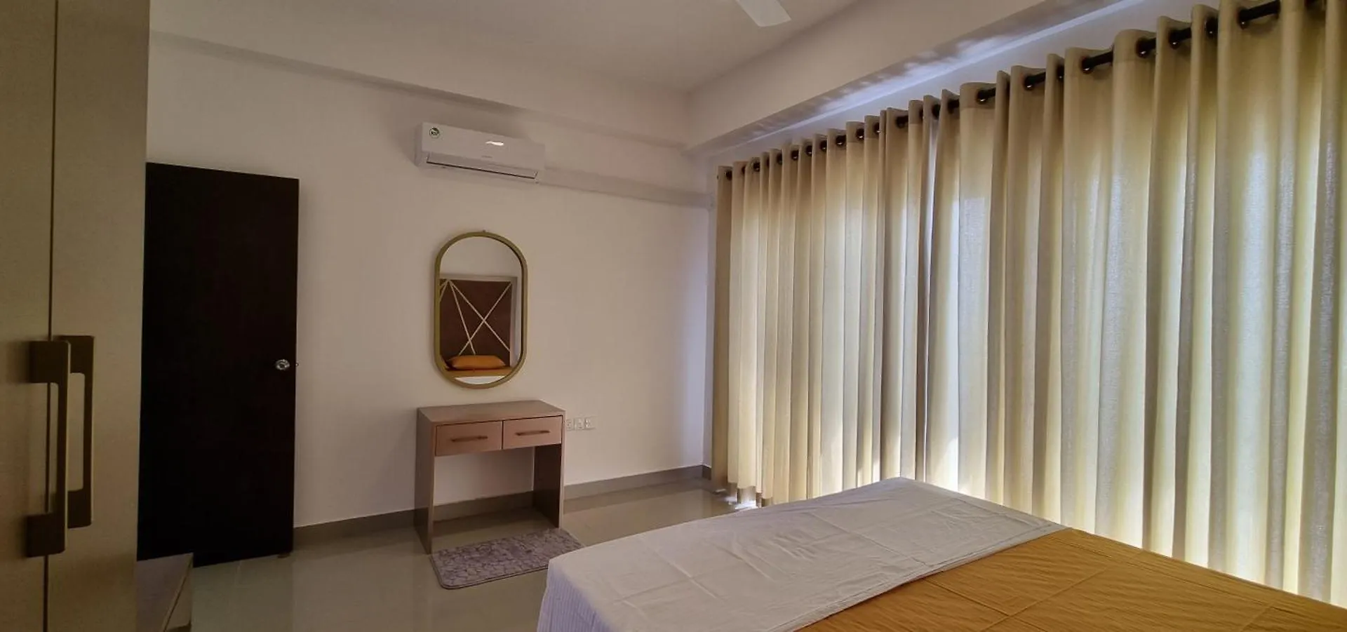 One Bedroom 7Th Floor Apartment In Ocean Breeze Hotel Residencies Negombo Sri Lanka