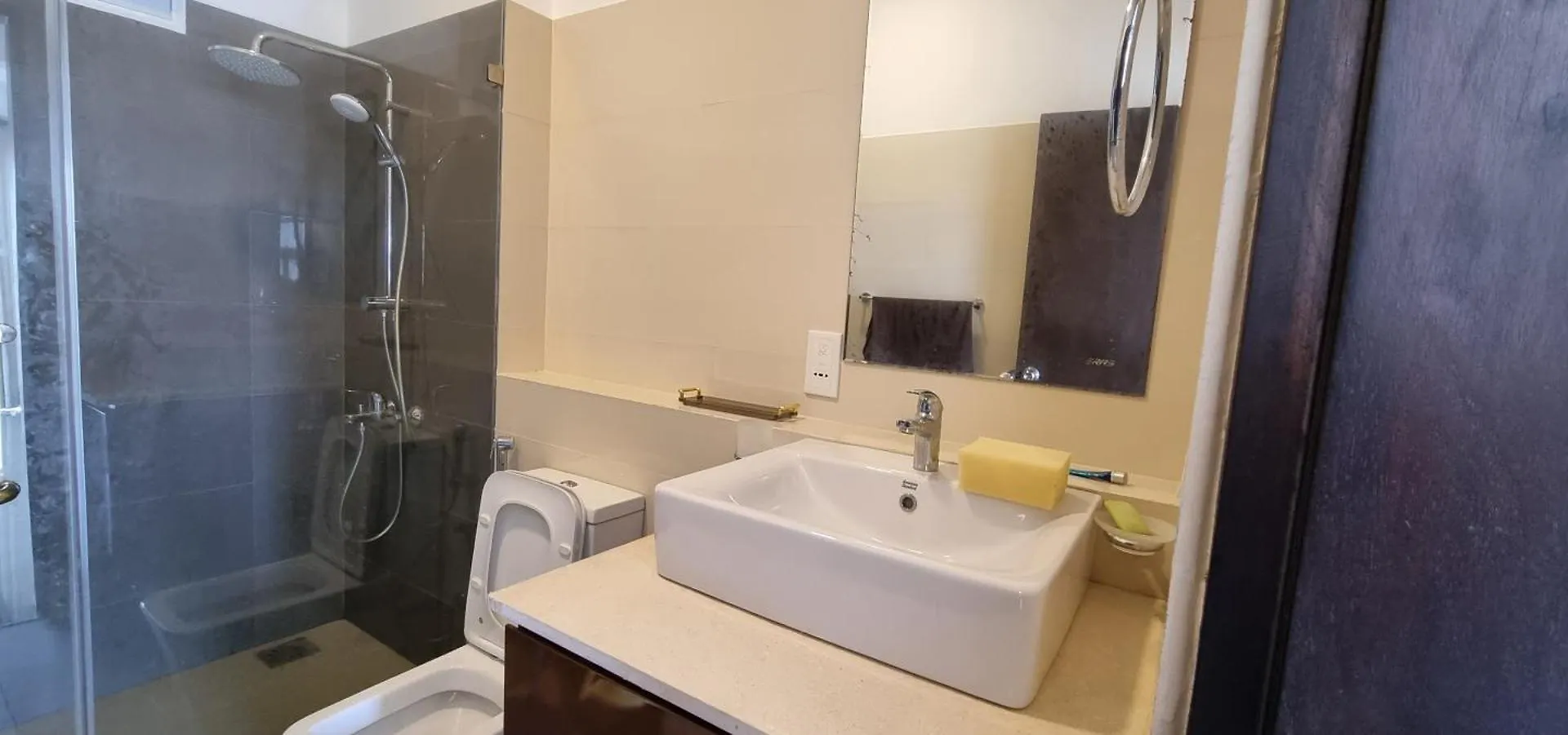 One Bedroom 7Th Floor Apartment In Ocean Breeze Hotel Residencies Negombo